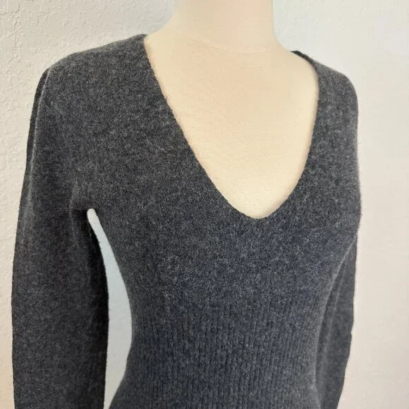 Victoria's Secret M Angel Boucle Fitted Charcoal Grey Cozy Warm Sweater - Picture 3 of 7